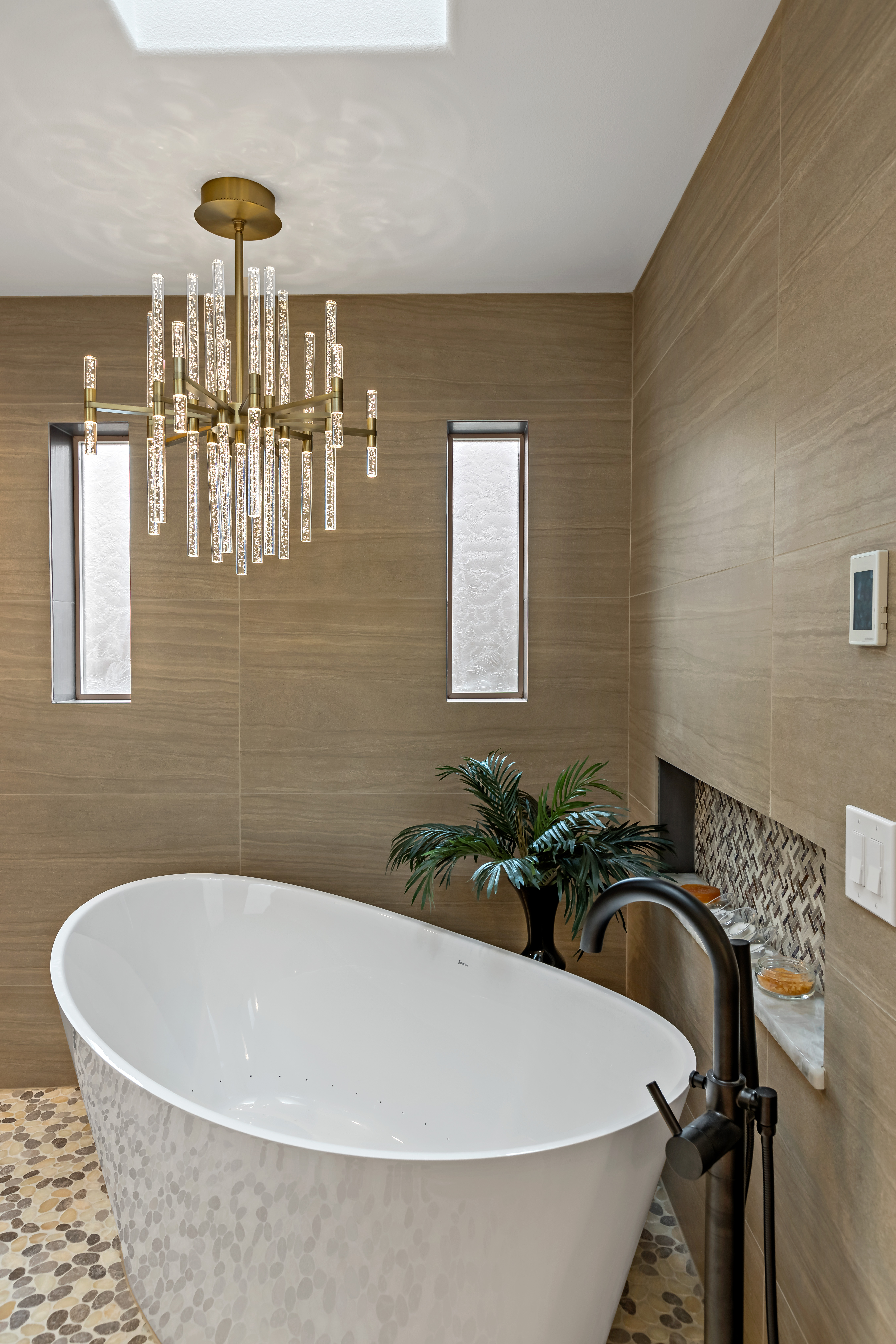 Black Sand Primary Bath — overview